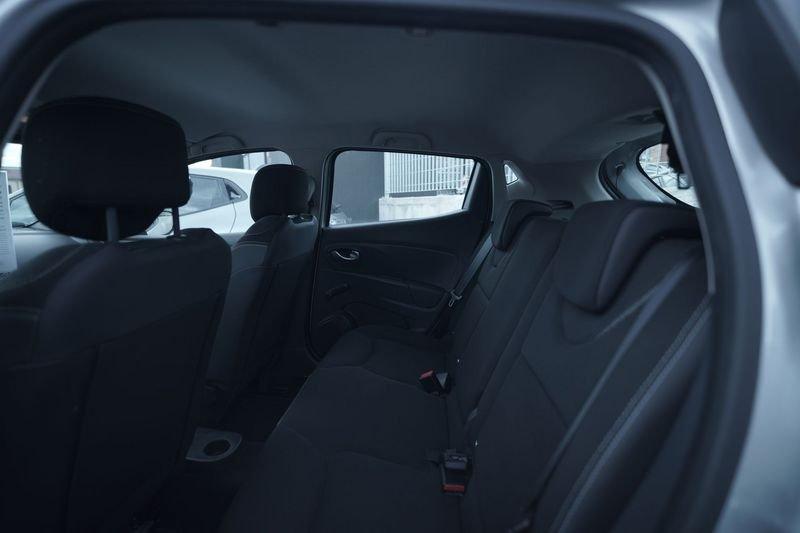 Renault Clio IV 2017 1.2 16v Zen 75cv