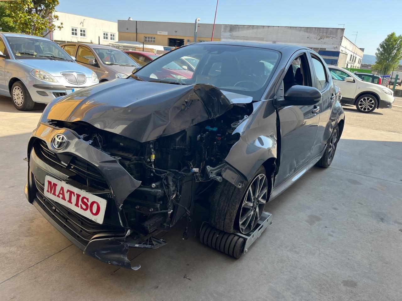 Toyota Yaris 1.0 benzina. INCIDENTATA