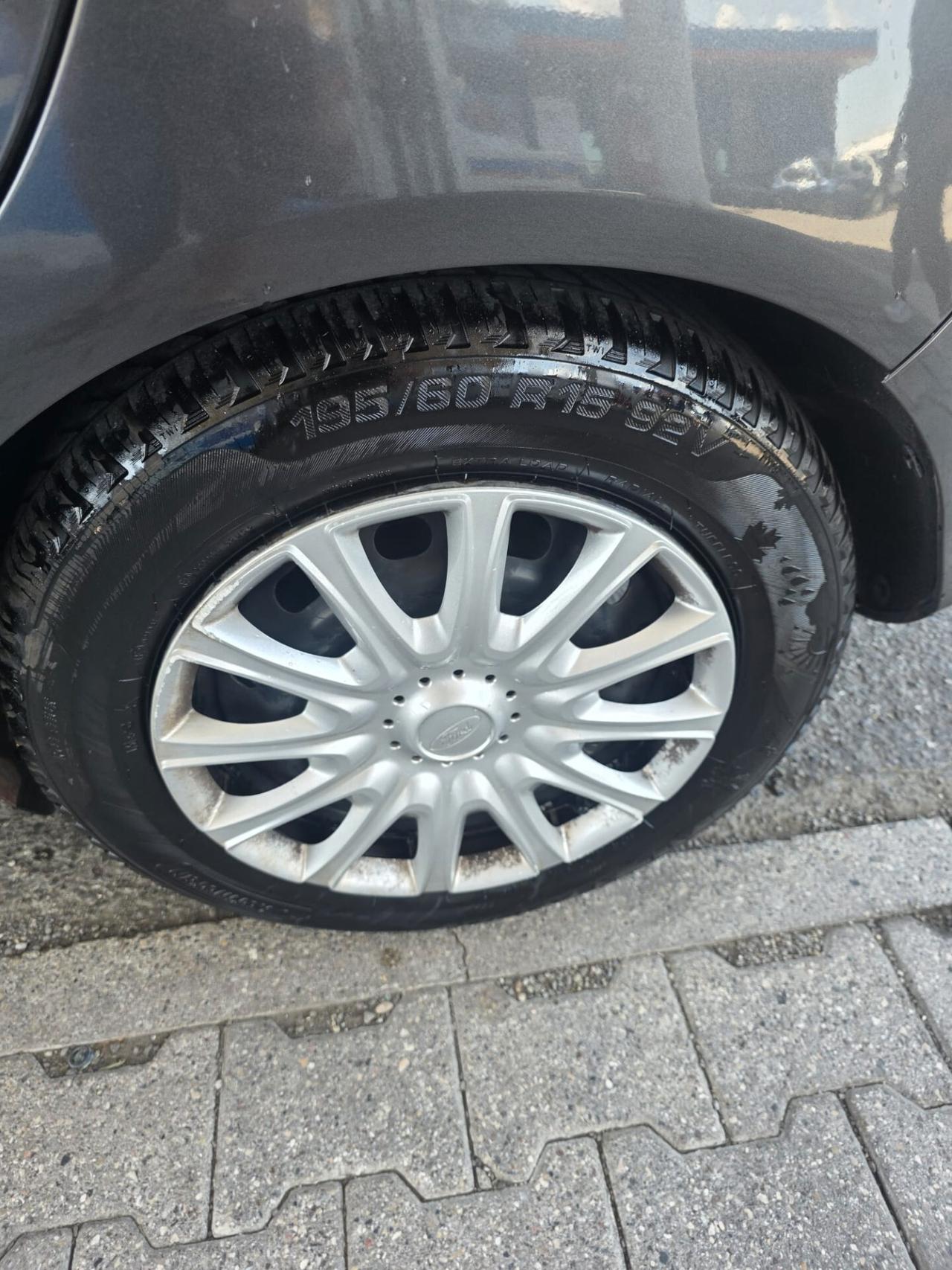 Ford B-Max 1.4 90 CV GPL Business Titanium