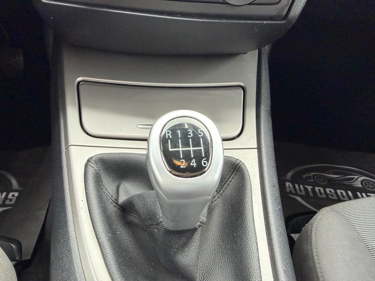 BMW 116i Futura 116cv Total Black okneopatentati