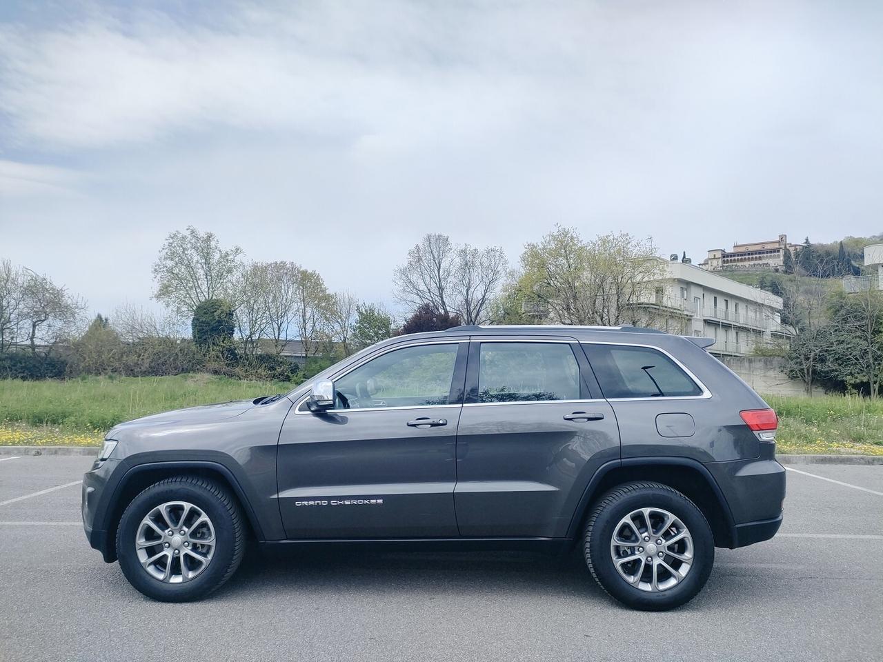 JEEP Grand Cherokee 3.0 crd Laredo auto 248cv