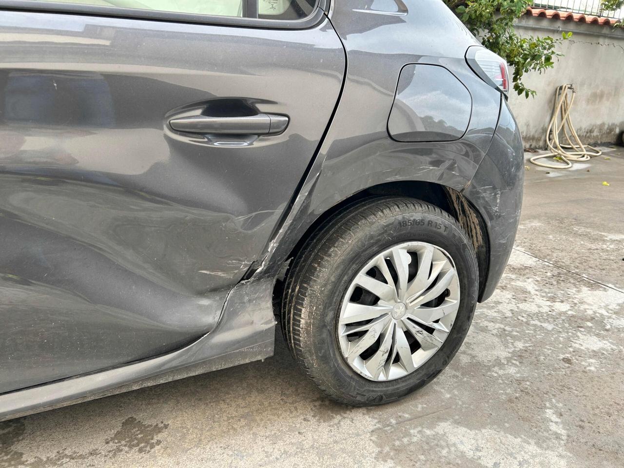 Peugeot 208 1.2 Benzina 75CV - 2022 Incidentata