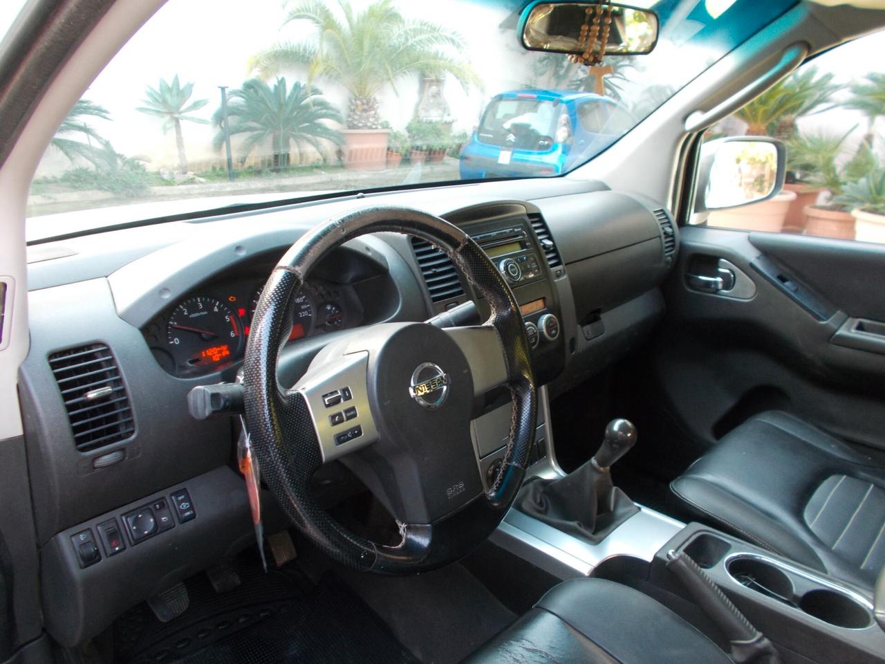 Nissan Navara 2.5 dCi 190CV 4 porte Double Cab LE