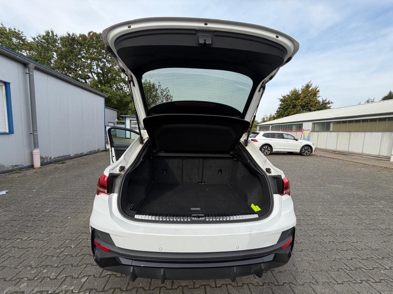 AUDI Q3 SPORTBACK 2.0TDI S-LINE BLACK EDITION
