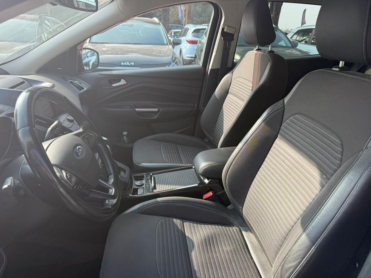 Ford Kuga 1.5 TDCI 120 CV S&S 2WD Powershift Titanium