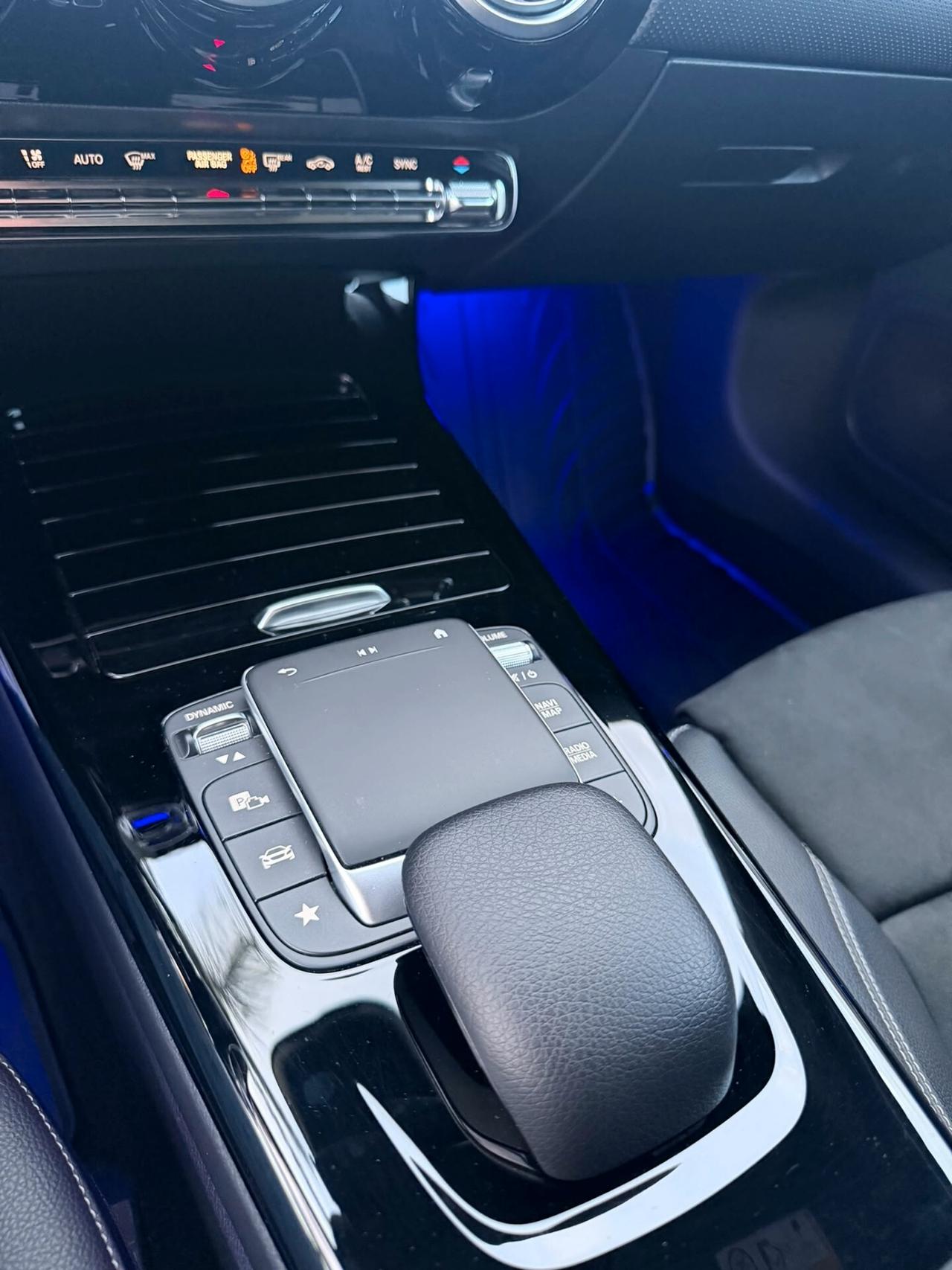 Mercedes-benz A 180d Automatic Premium AMG Night Edition