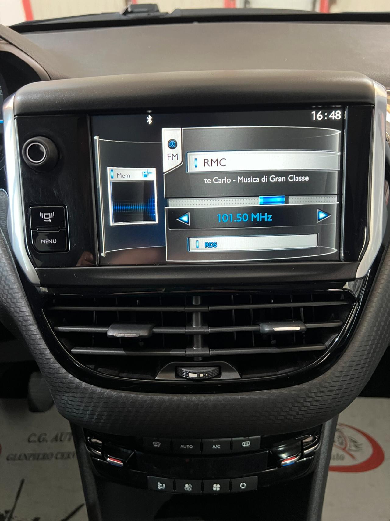 Peugeot 2008 1.6 92 CV - ALLURE - 2014
