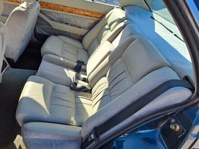 Maserati 422 i service book -1988