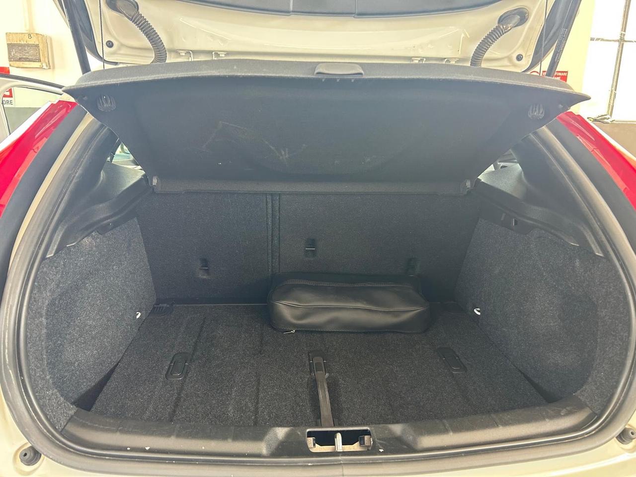Volvo V40 D2 Geartronic Business