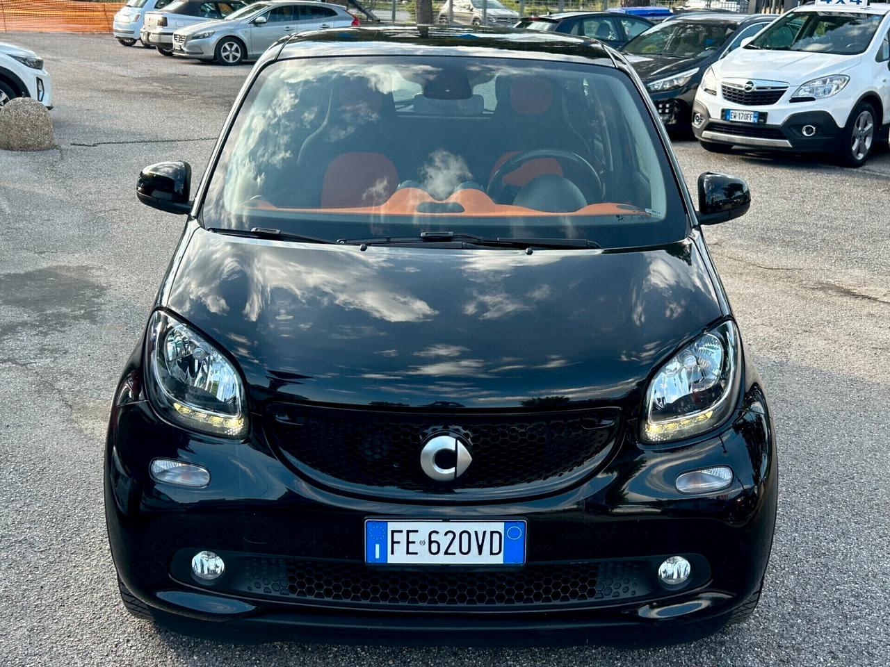 " UNA CHICCA " Smart ForFour 70 1.0 twinamic Passion