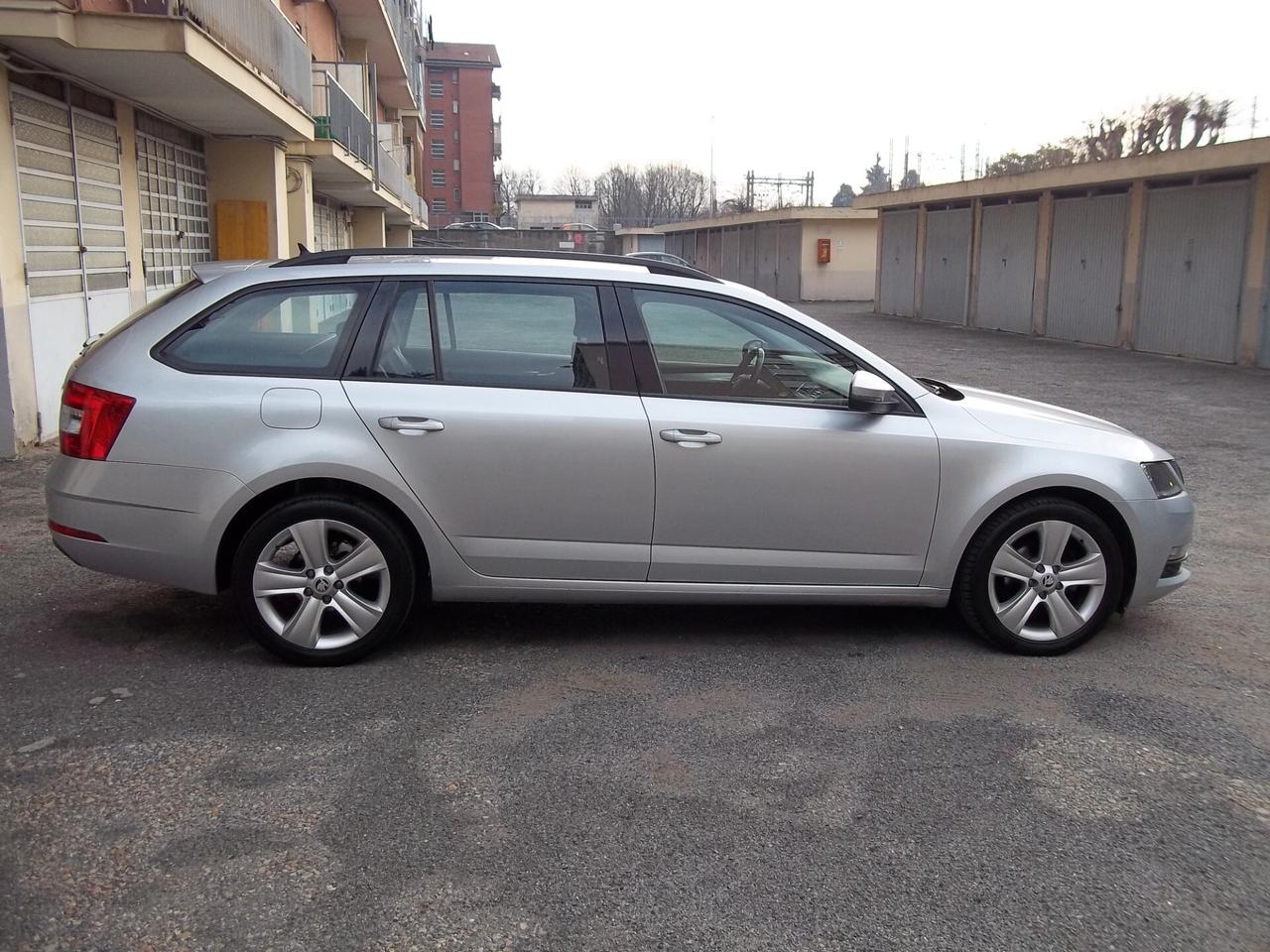 Skoda Octavia Wagon Style 1.6 TDI DSG Cambio automatico/Sequenziale Euro 6d-Temp