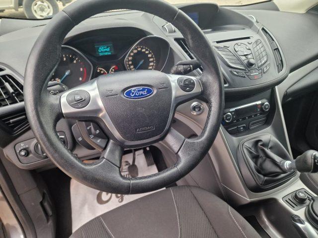 FORD Kuga 2.0 TDCI 140 CV 4WD Titanium