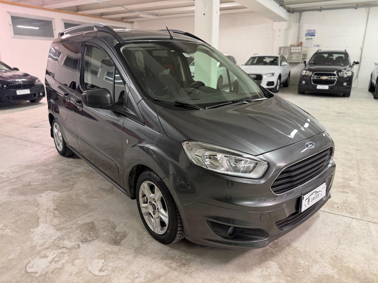 Ford Tourneo Courier 1.5 TDCI 95 CV Titanium