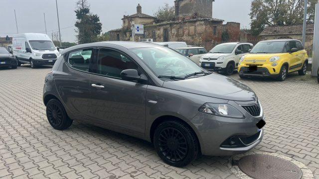 LANCIA Ypsilon 1.0 FireFly 5 porte S&S Hybrid GOLD OK NEOPATENTAT