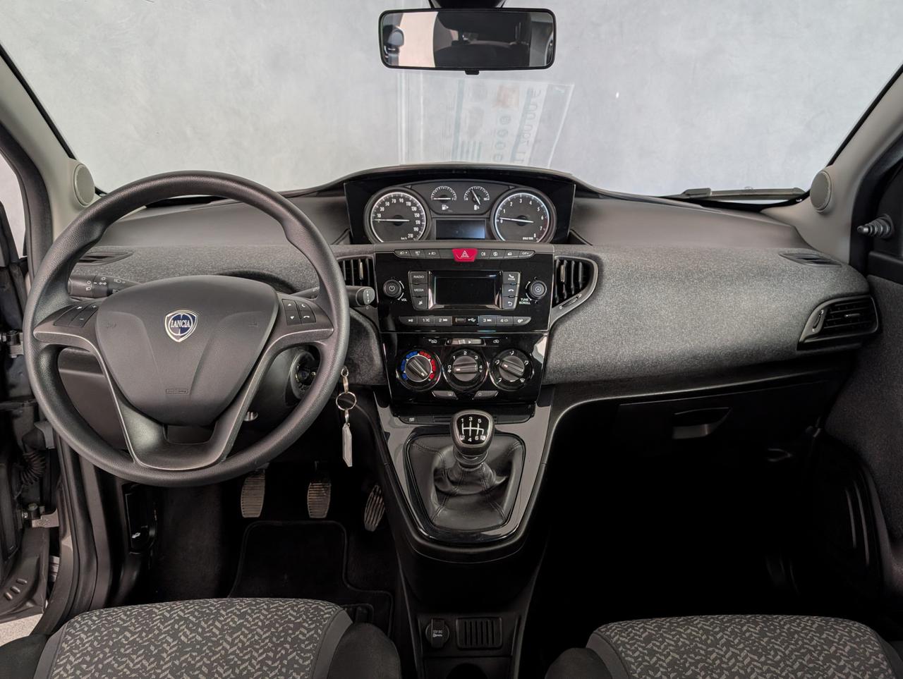 Lancia Ypsilon 1.0 Hybrid 70cv Silver