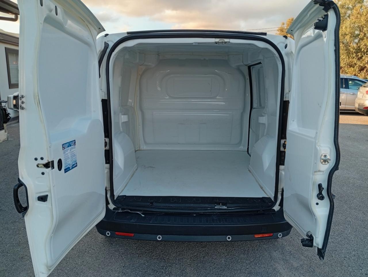 Fiat Doblò 1.6 MJT 16V 95CV Easy - Coibentato