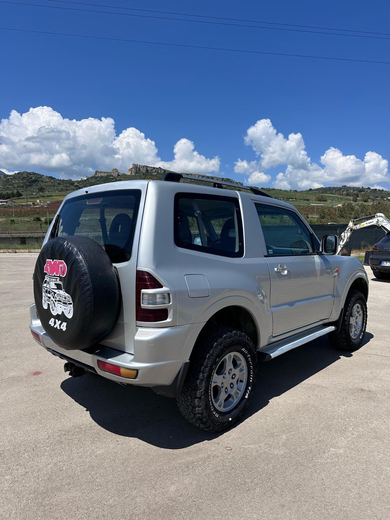 Mitsubishi Pajero 3.2 16V DI-D 3p. GLX