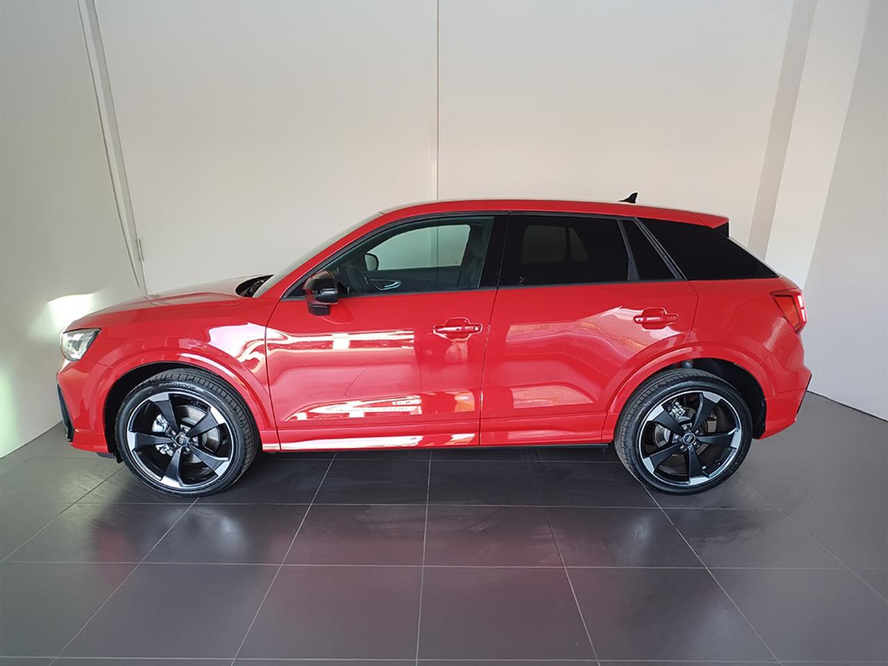 Audi Q2 35 1.5 tfsi identity black s-tronic
