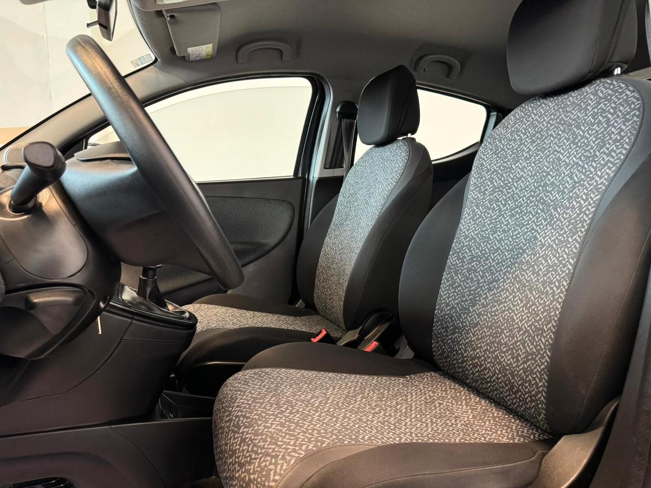 Lancia Ypsilon 1.2 69 CV 5 porte S&S Platinum 5 p.ti
