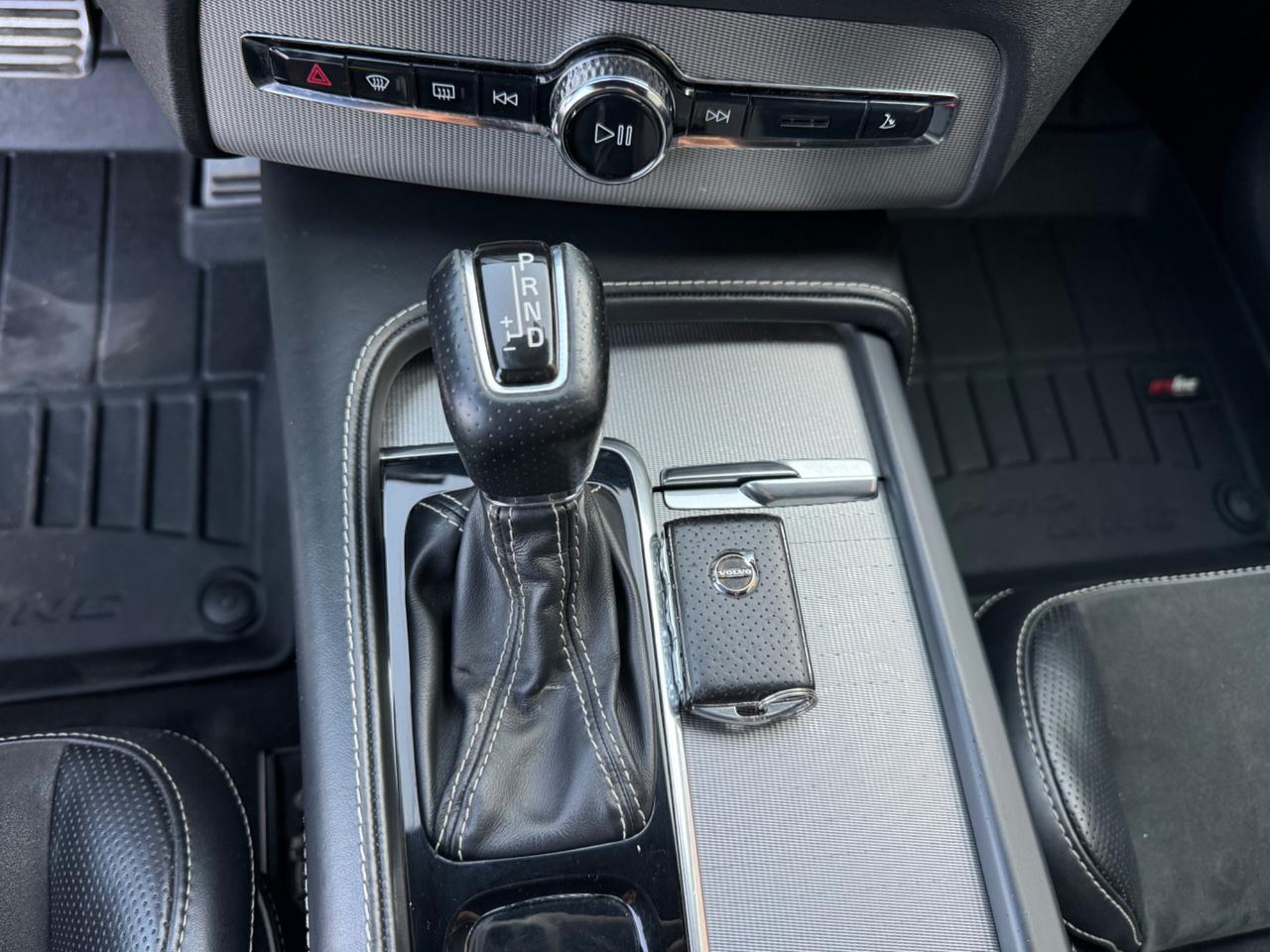 Volvo XC 90 XC90 D5 AWD Geartronic R-design