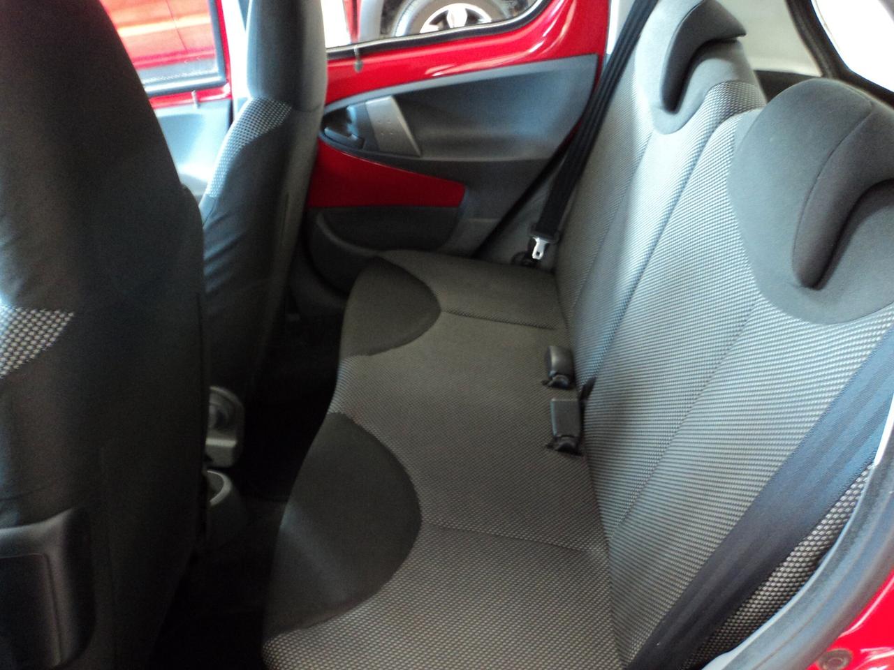Toyota Aygo 1.0 12V VVT-i 5 porte Sol