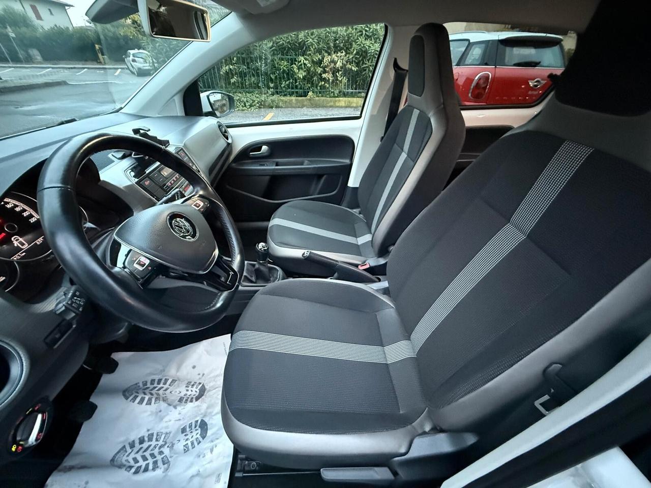 Volkswagen up! 1.0 5p. Eco High BMT ***VIDEOCAMERA*GUIDABILE DA NEOPATENTATI***