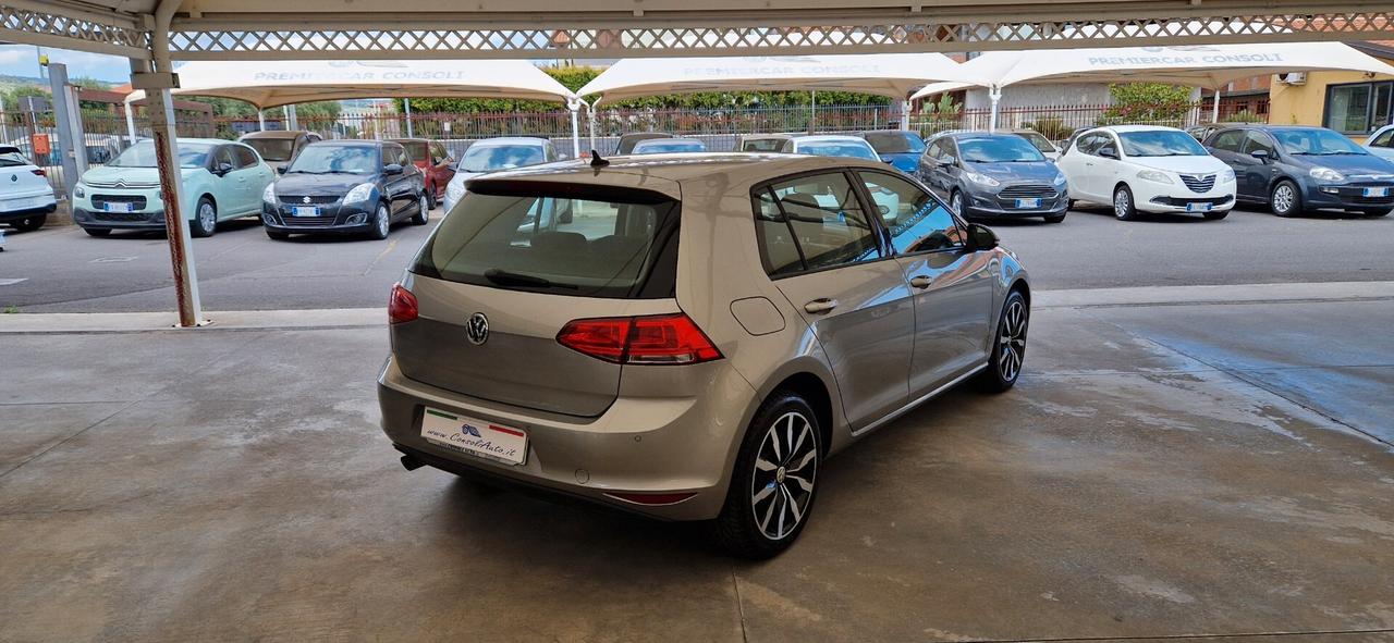 Volkswagen Golf 7 1.6 TDi 105cv HighLine