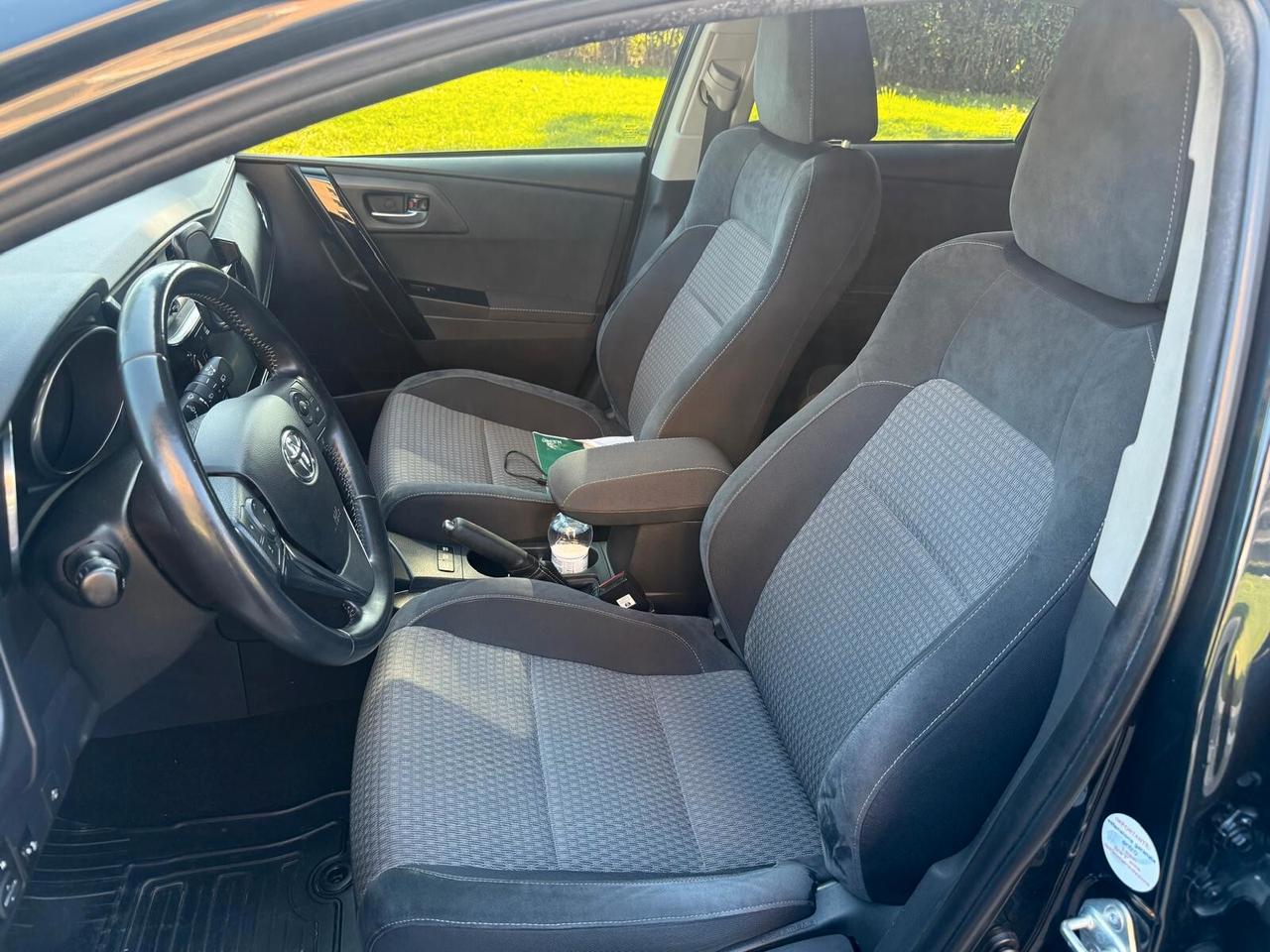 Toyota Auris touring sport ibrida