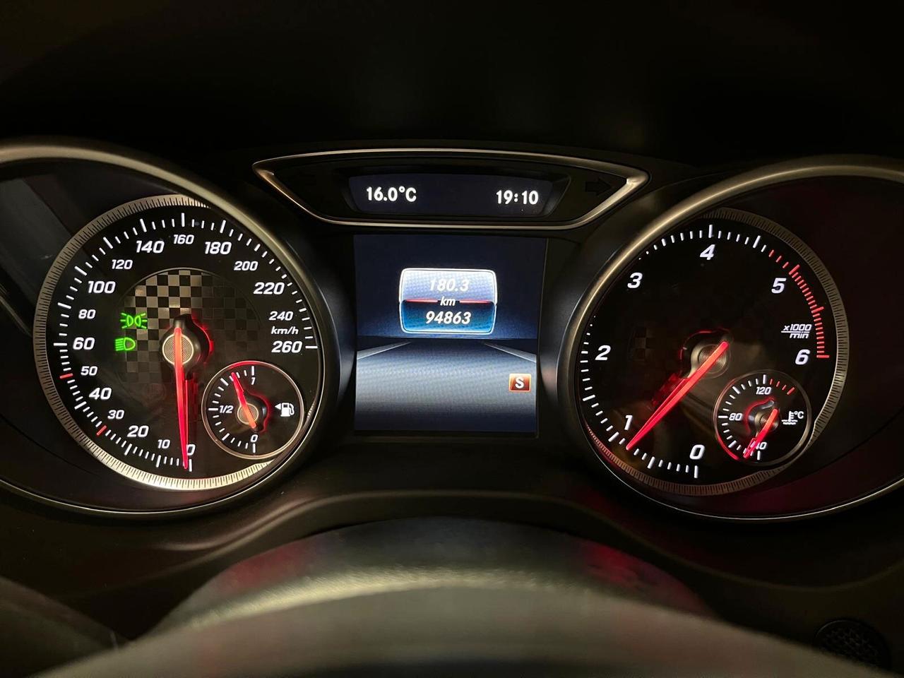 Mercedes-benz A 160 A 160 d Premium pack amg