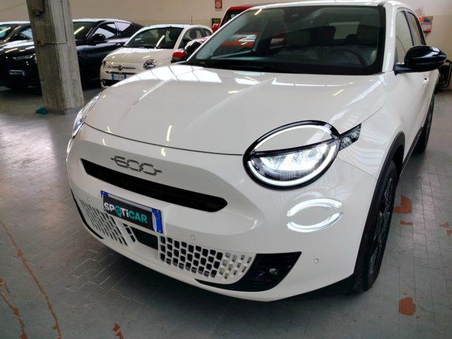 FIAT 600 Hybrid 100 CV DCT MHEV La Prima