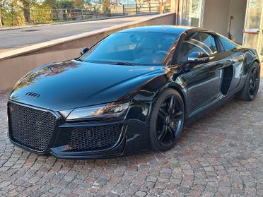 Audi R8 4.2 V8 FSI quattro R tronic