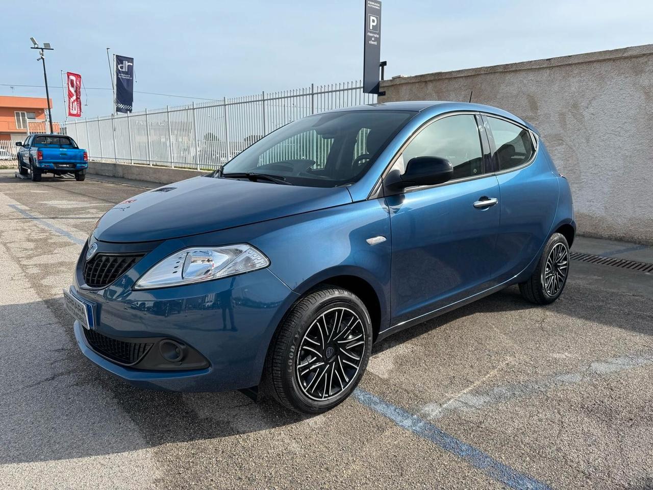 Lancia Ypsilon 1.0 FireFly 5 porte S&S Hybrid Silver Plus