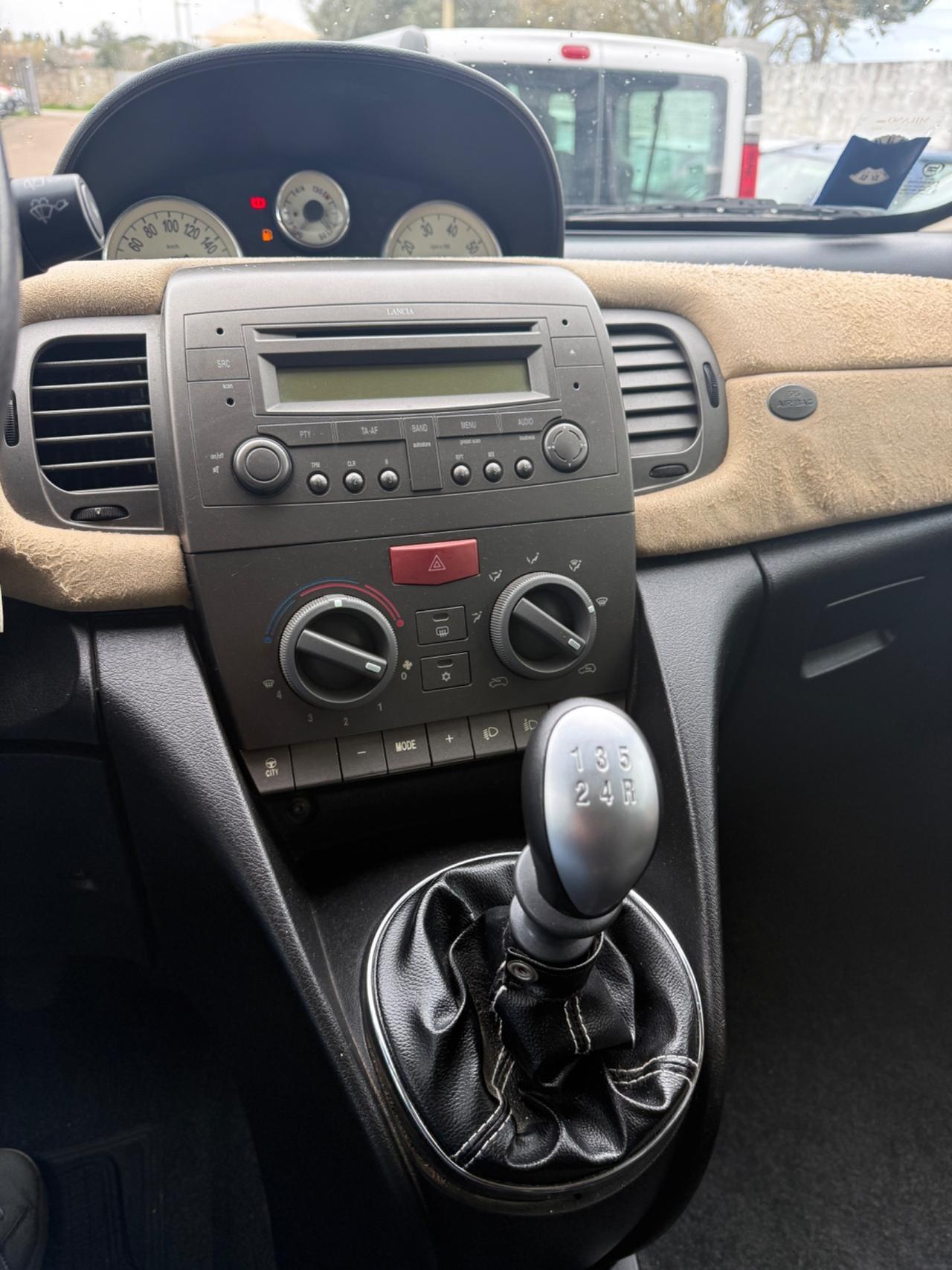Lancia Ypsilon 1.2 Benz