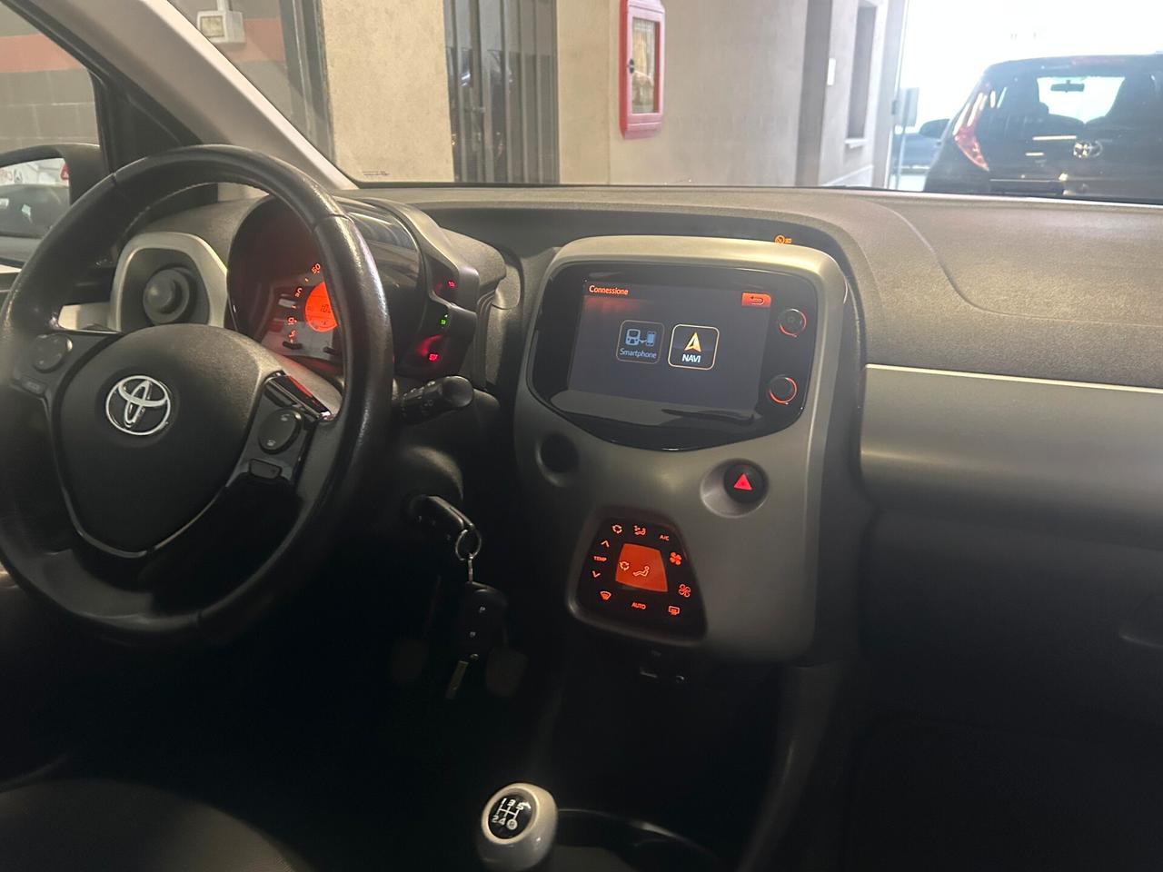 Toyota Aygo 1.0 VVT-i 69 CV 5 porte x-clusiv