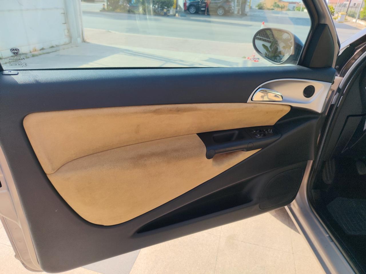 Lancia Ypsilon 1.3 MJT 75 CV Argento