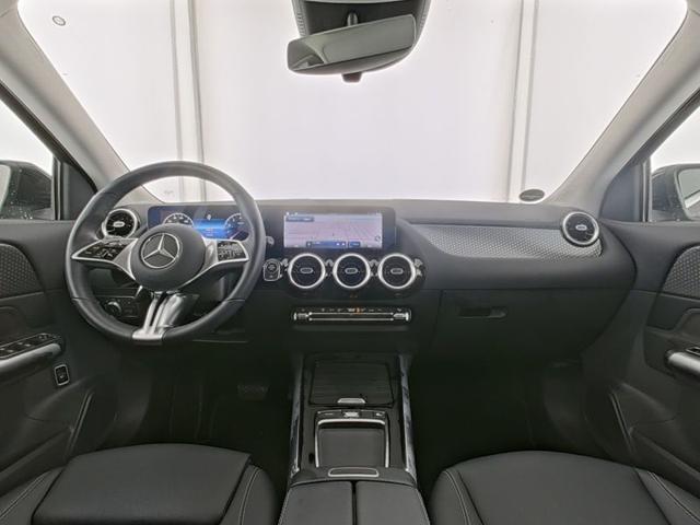 MERCEDES-BENZ GLA 180 Automatic Advanced