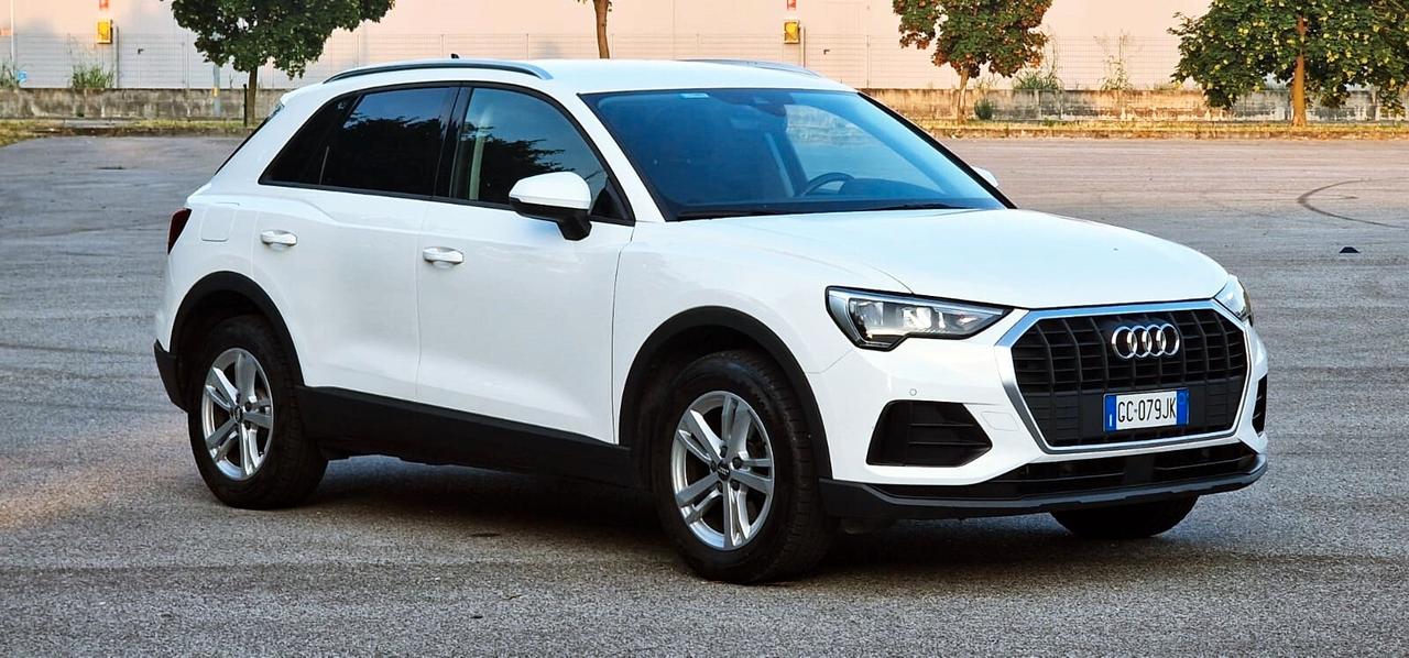 Audi Q3 35 TDI S tronic Business