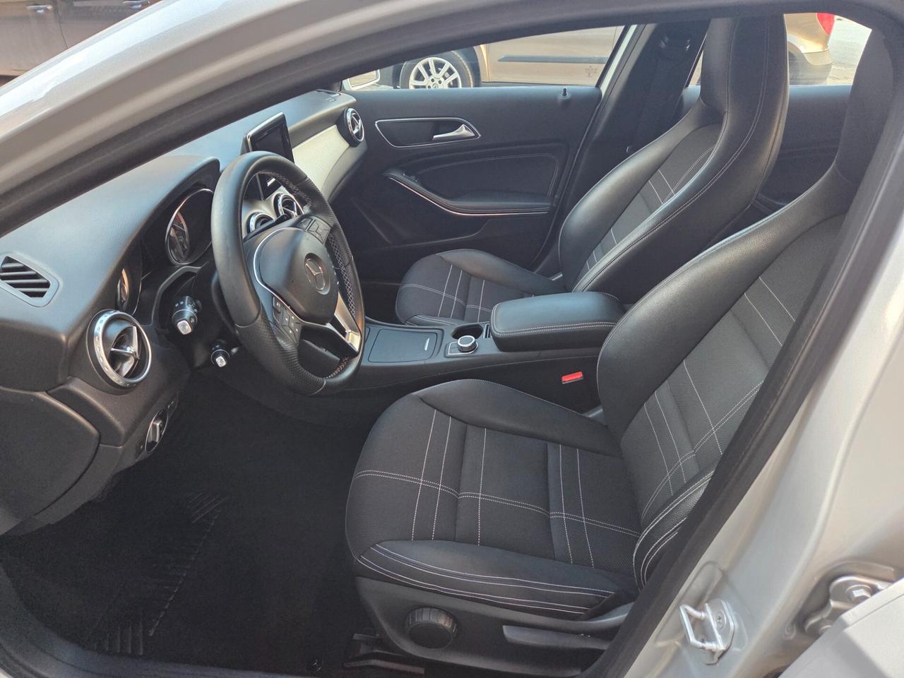 MERCEDES GLA 2.2 136 CV SOLI 100000 KM CERTIFICATI