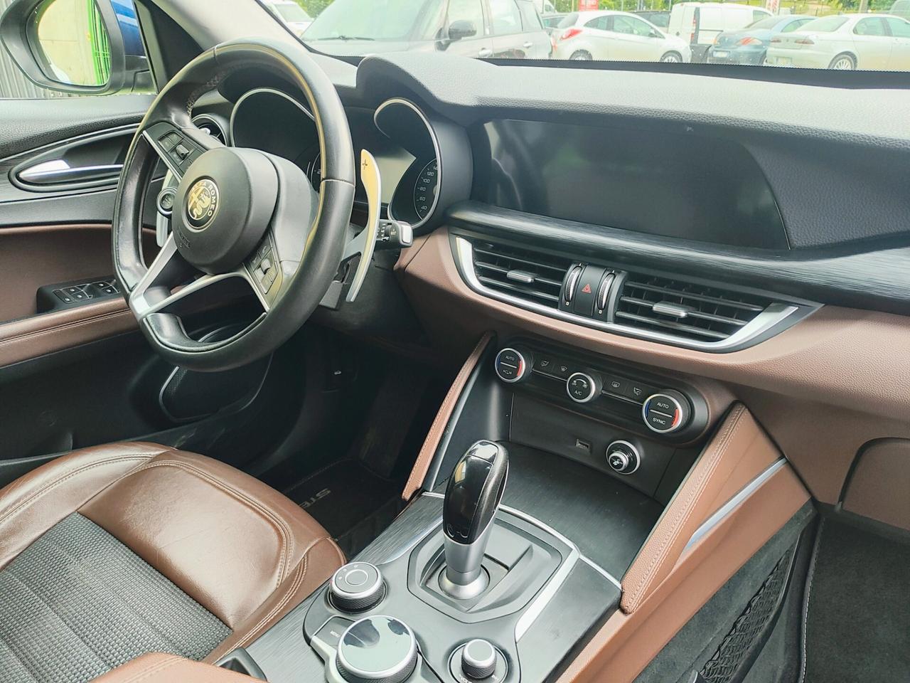 Alfa Romeo Stelvio 2.2 Turbodiesel 180 CV AT8 RWD Super