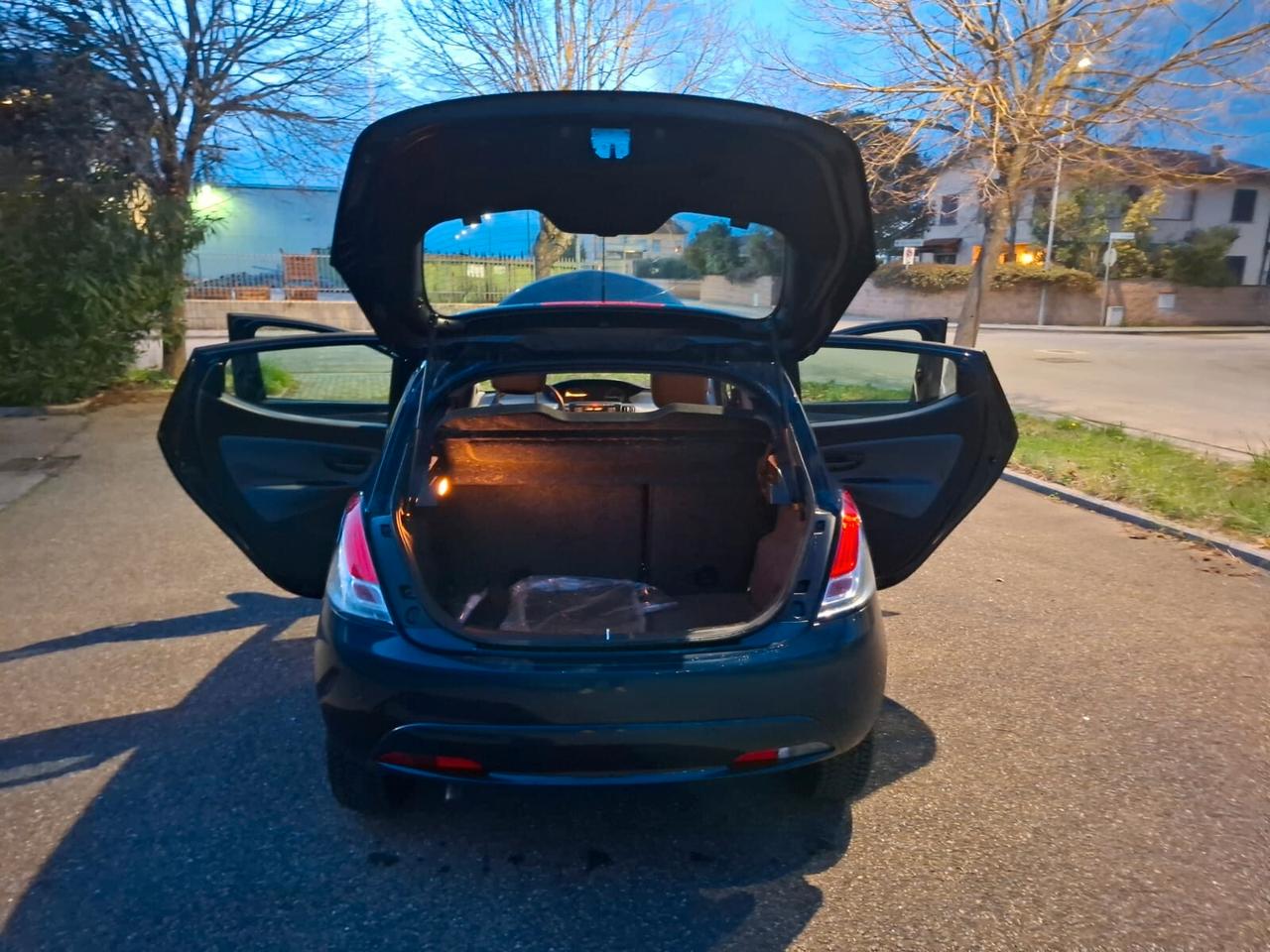 Lancia Ypsilon 1.2 5 porte GPL del 16 SOLO 128.000 KM