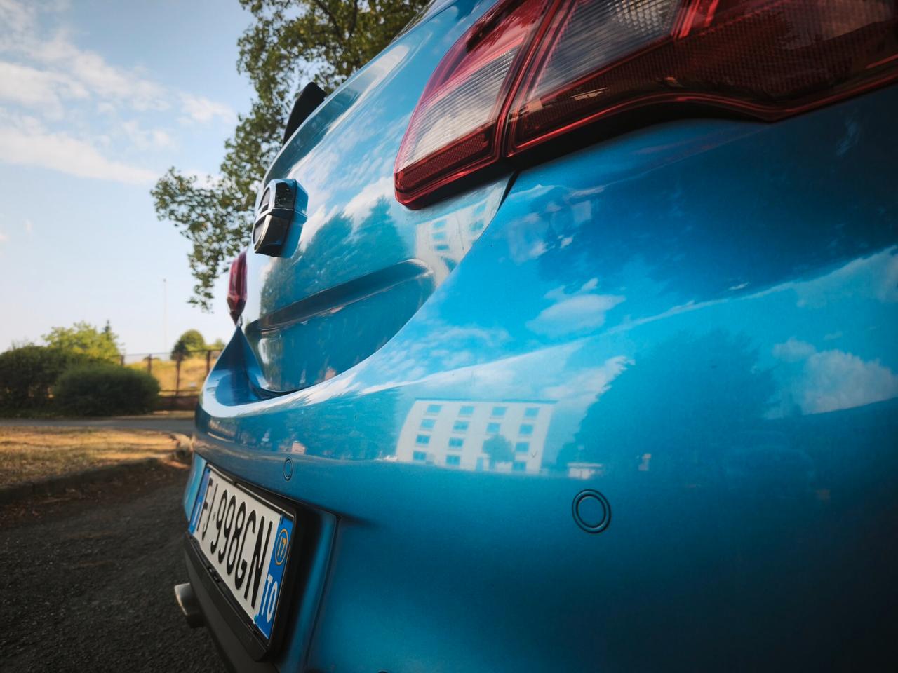 Opel Corsa 1.4 90CV GPL Tech 5 porte b-Color