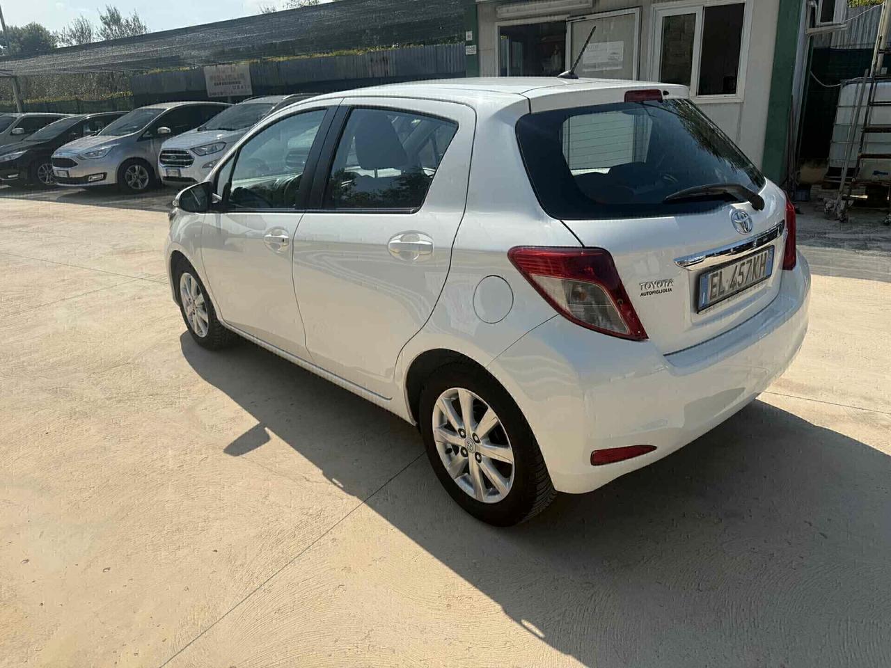 Toyota Yaris 1.0 BENZINA ''navig, retr,'' 2012 neop ok