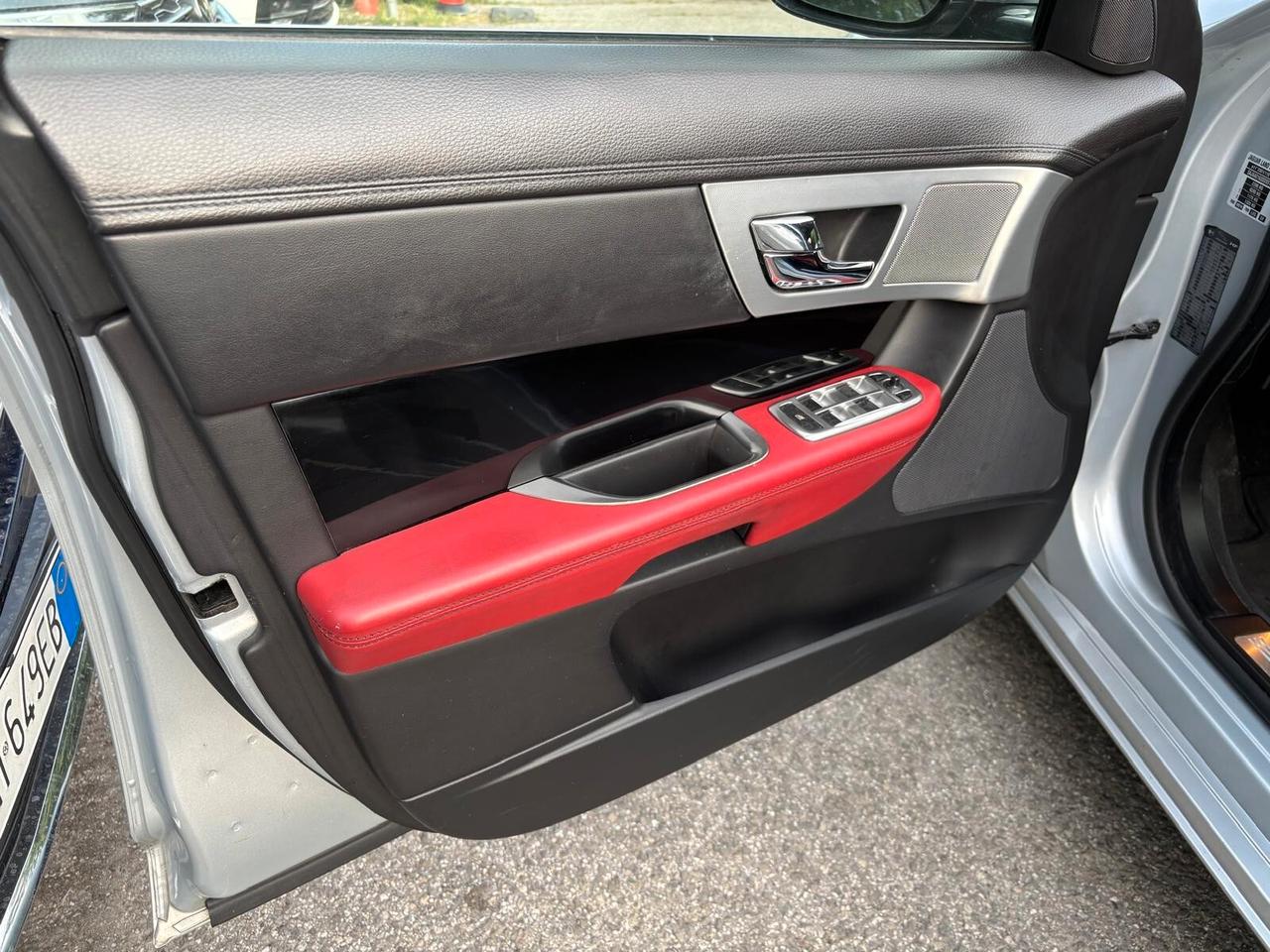 Jaguar XF Sportbrake 2.2 D 200 CV Portfolio