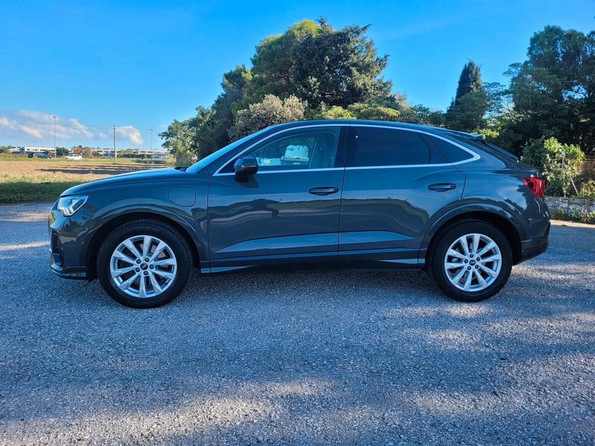 Audi Q3 SPB 45 TFSI e S tronic Business Plus