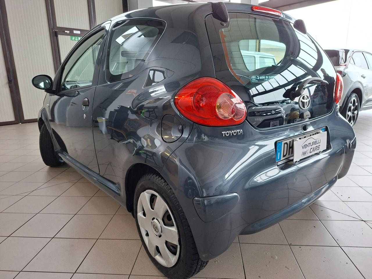 Toyota Aygo 1.0 12V VVT-i 3 porte Sol CON CLIMA