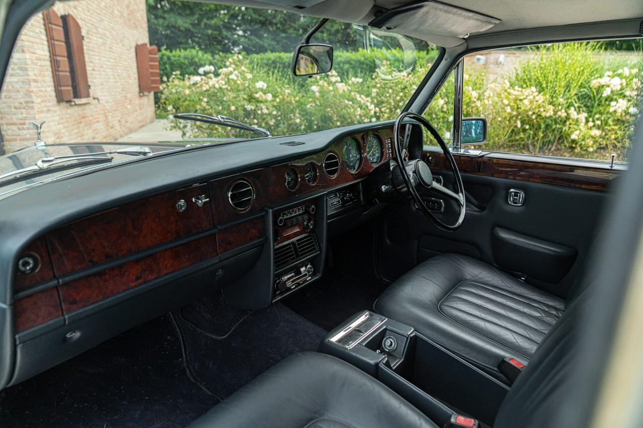 Rolls Royce Silver Wraith - ROL00023