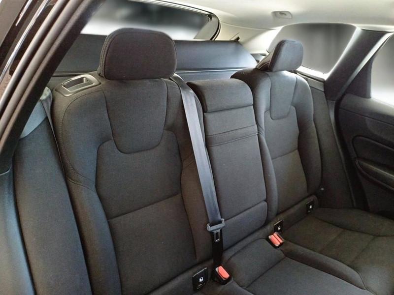 VOLVO XC60 B4 D AWD automatico Momentum Pro