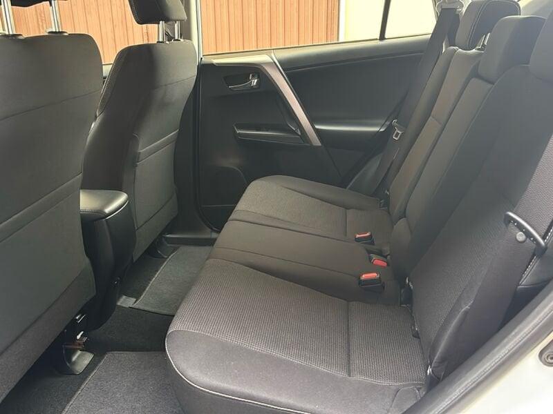 Toyota RAV4 RAV4 2.0 D-4D 2WD Business