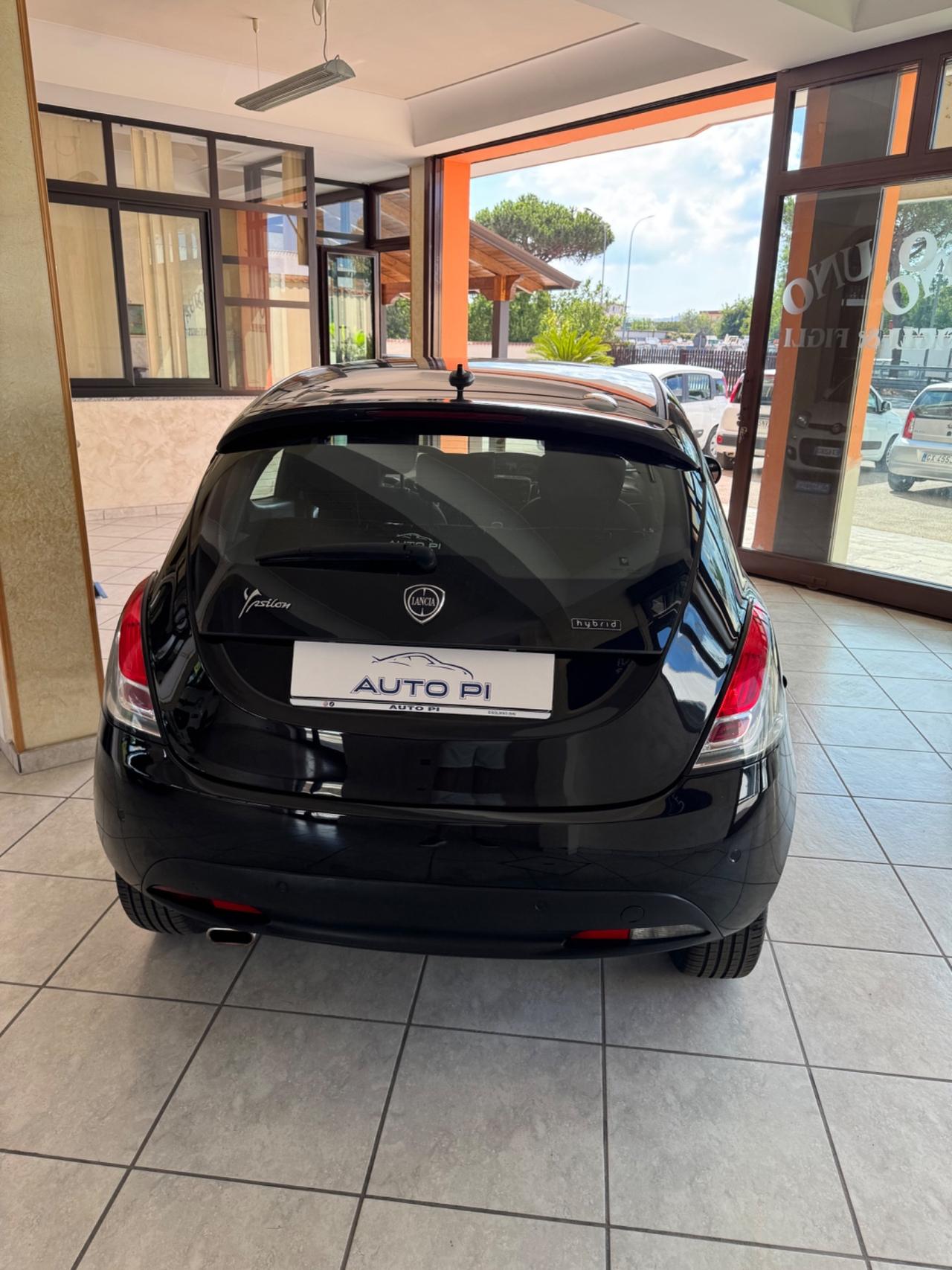 Lancia Ypsilon 1.0 FireFly 5 porte S&S Hybrid Gold Plus