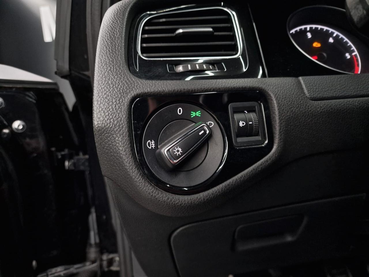 Volkswagen Golf 1.6 TDI 115 CV 5p. R line